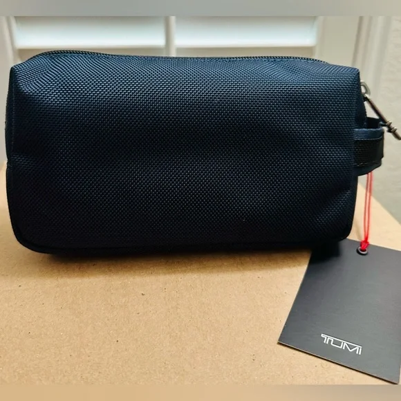 Brand New with Tag TUMI Small Kit Navy - Picture 2 of 7